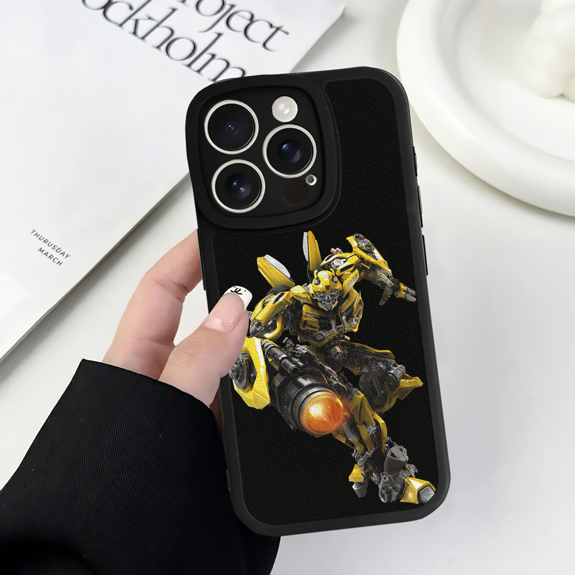 （画像用） Transformers トランスフォーマー 【iPhone 16シリーズ対応】シリコンスマホケース（レザー調） 材質：シリコン